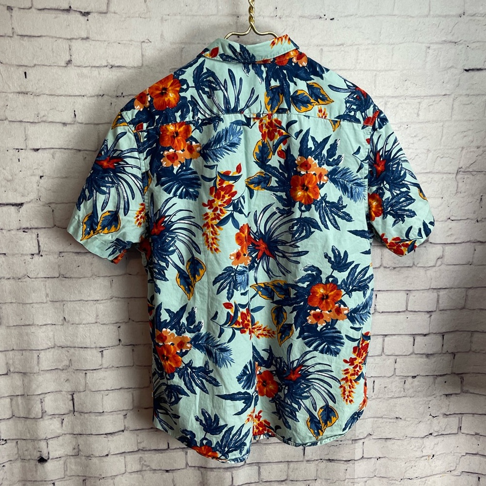 Denim and flower size large slim fit short sleeve button down shirt